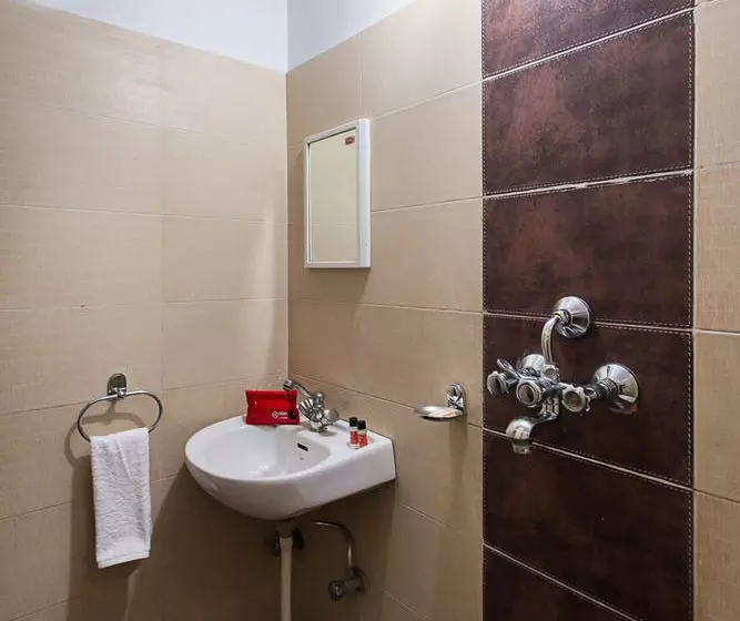 هتل Oyo Rooms Sindhi Camp Metro Station 2