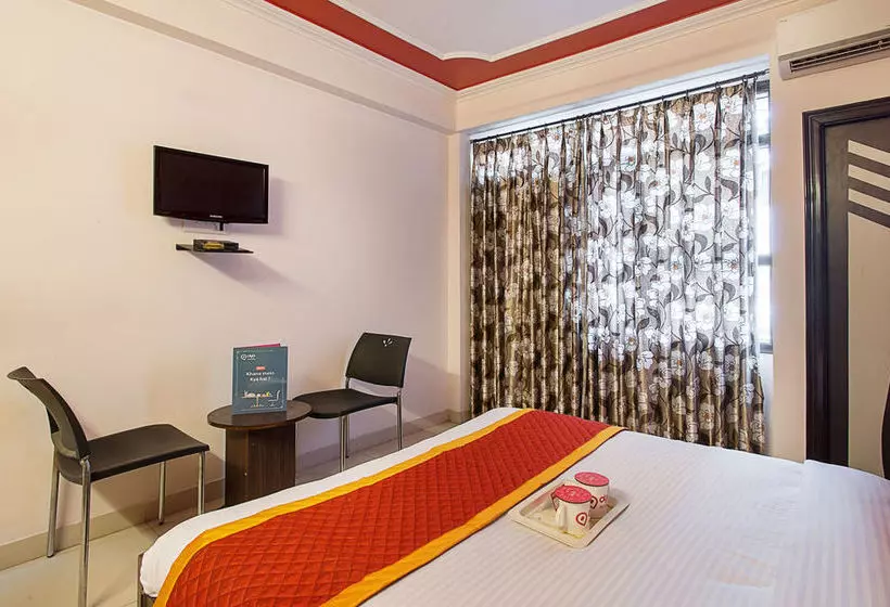 هتل Oyo Rooms Sindhi Camp Metro Station 2