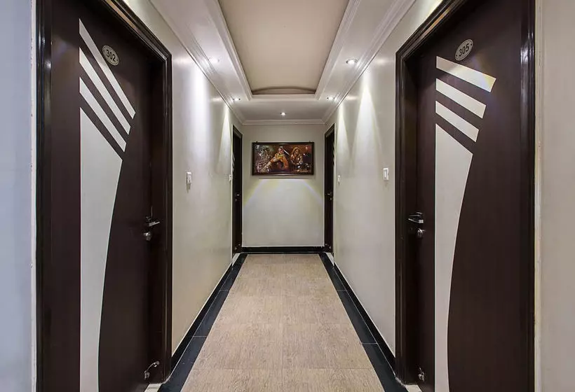 هتل Oyo Rooms Sindhi Camp Metro Station 2