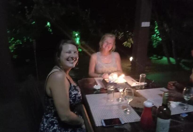 Hotel Serenity Lake Resort Yala