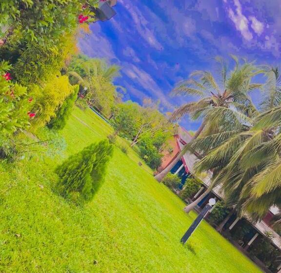 Hotel Serenity Lake Resort Yala