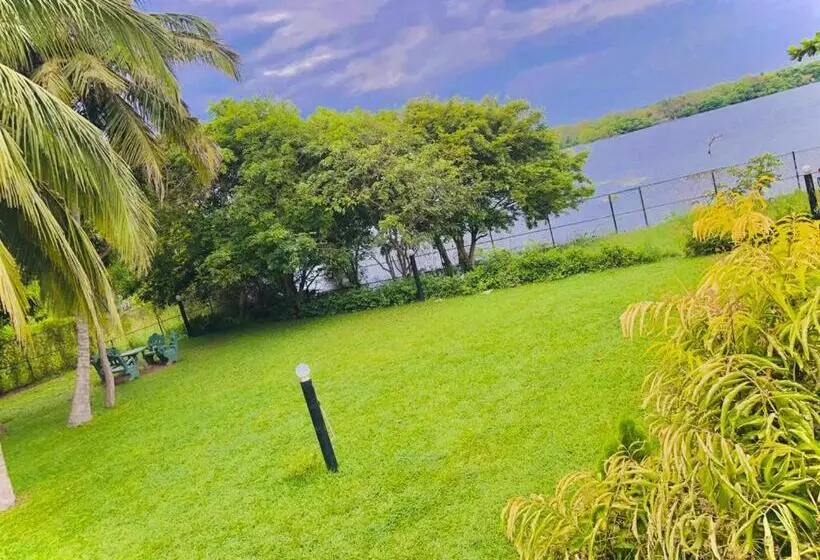 酒店 Serenity Lake Resort Yala