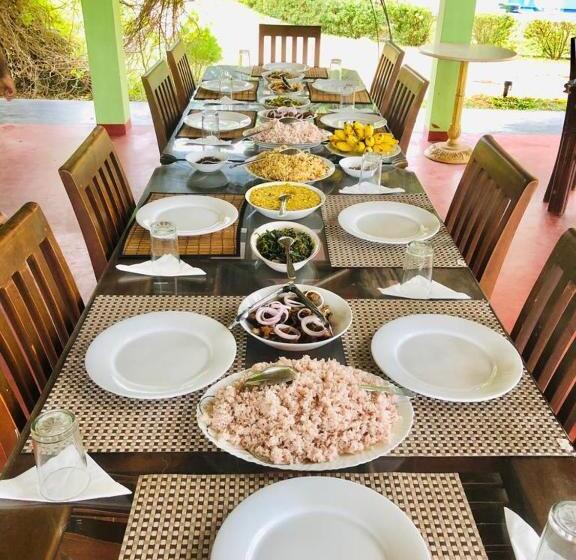 Hotel Serenity Lake Resort Yala