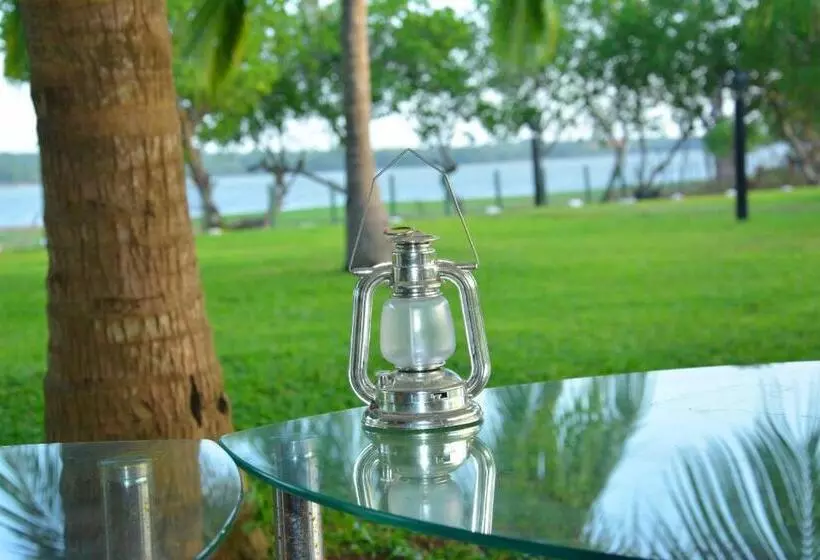 酒店 Serenity Lake Resort Yala