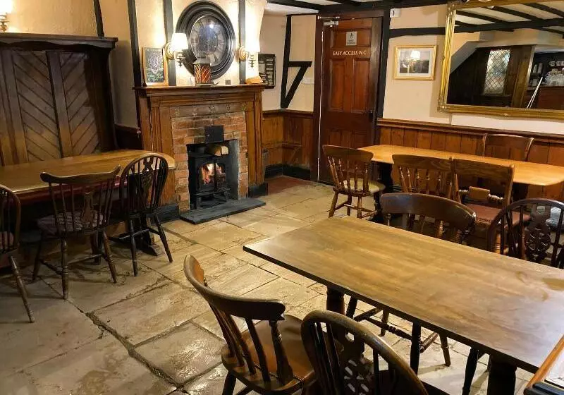 Hotelli The Red Lion