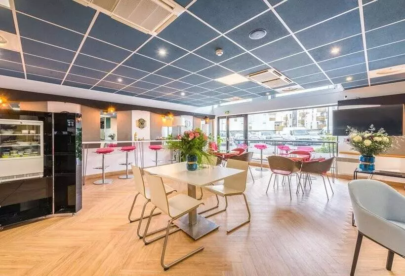 Hotel Zola 45 Bezons La Defense