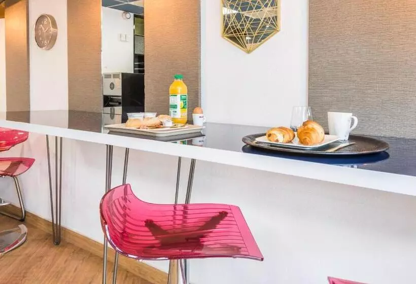 Hotel Zola 45 Bezons La Defense