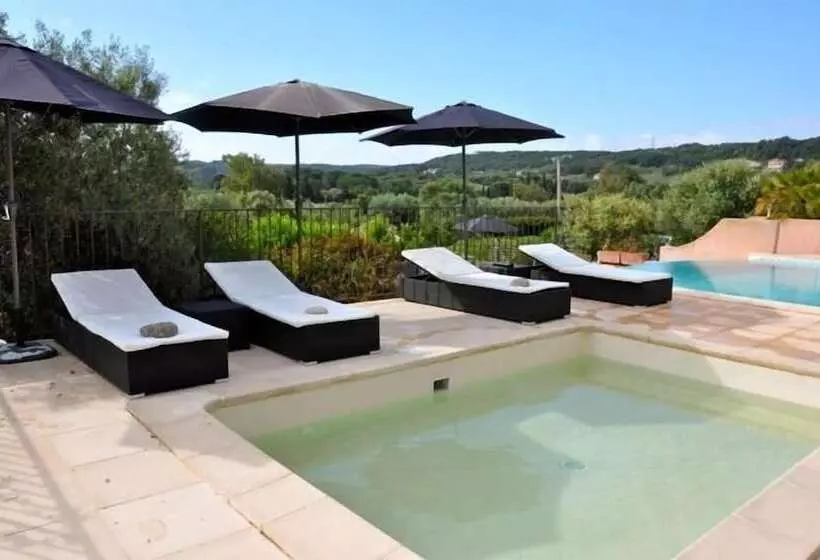 Residenssi Résidence Maora Village