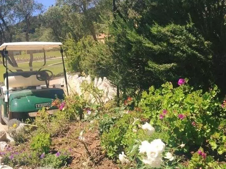 Residenssi Résidence Maora Village