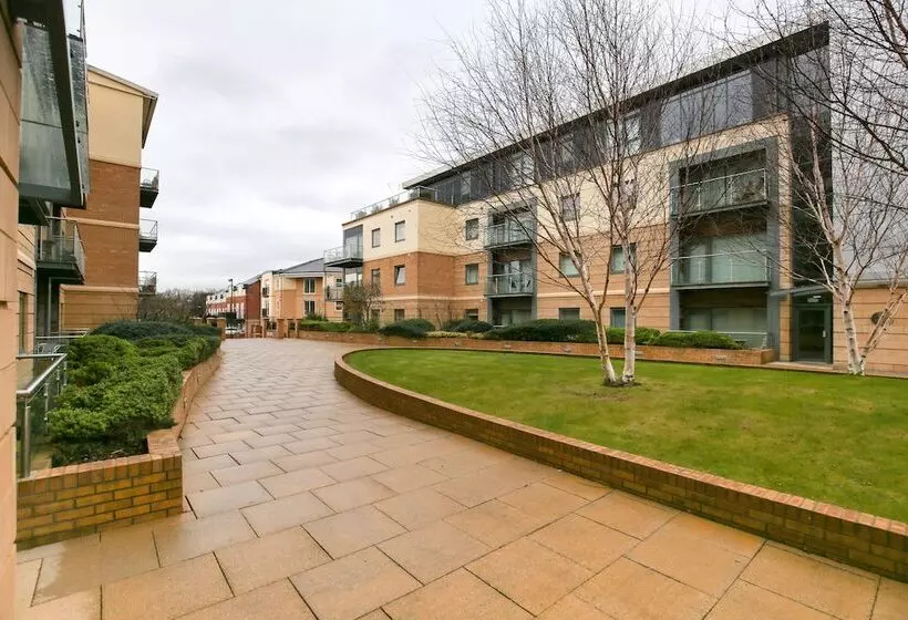 Fenwick Chambers   By Week2week