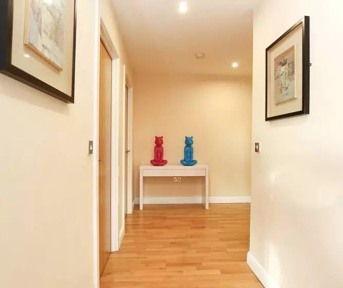 Fenwick Chambers   By Week2week