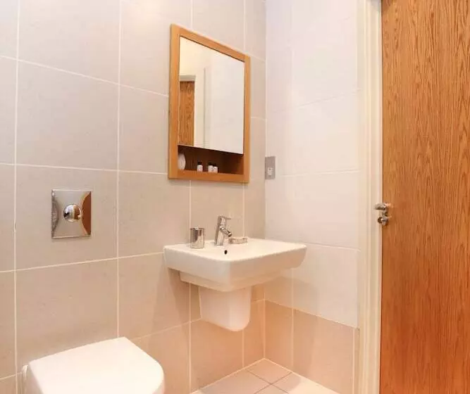 Fenwick Chambers   By Week2week