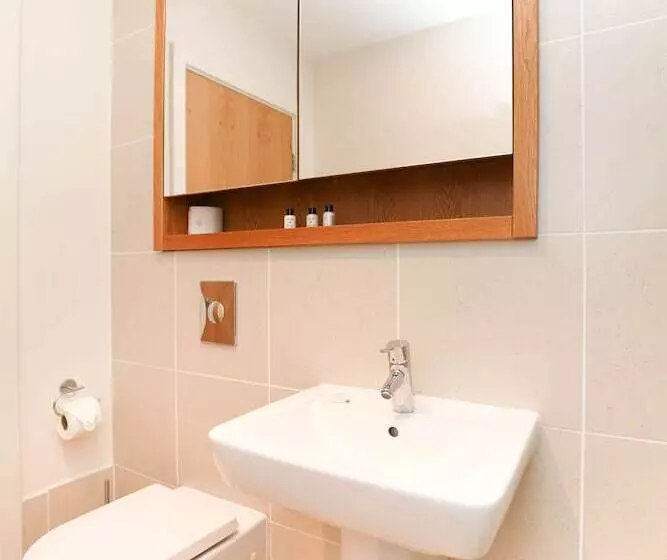 Fenwick Chambers   By Week2week