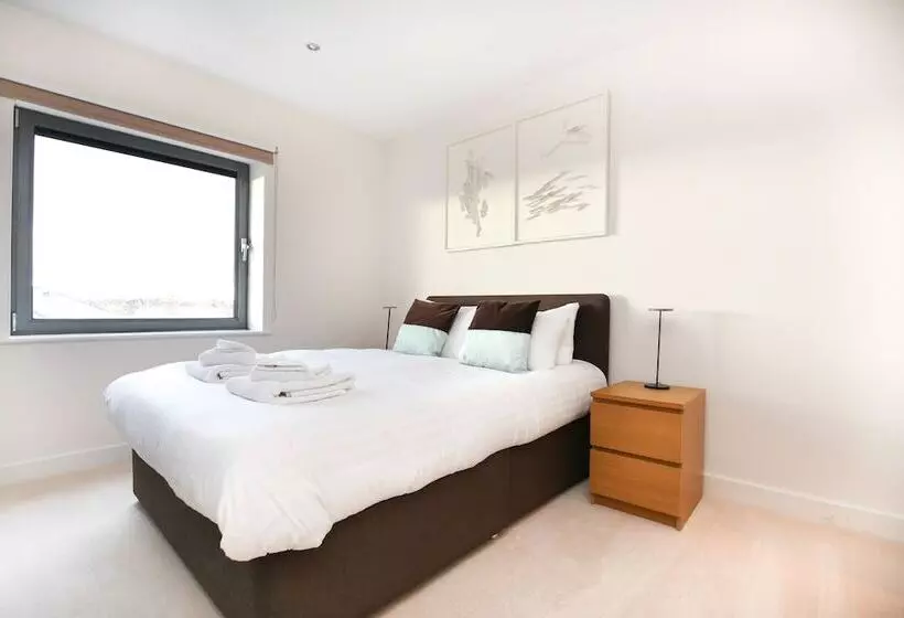 Fenwick Chambers   By Week2week