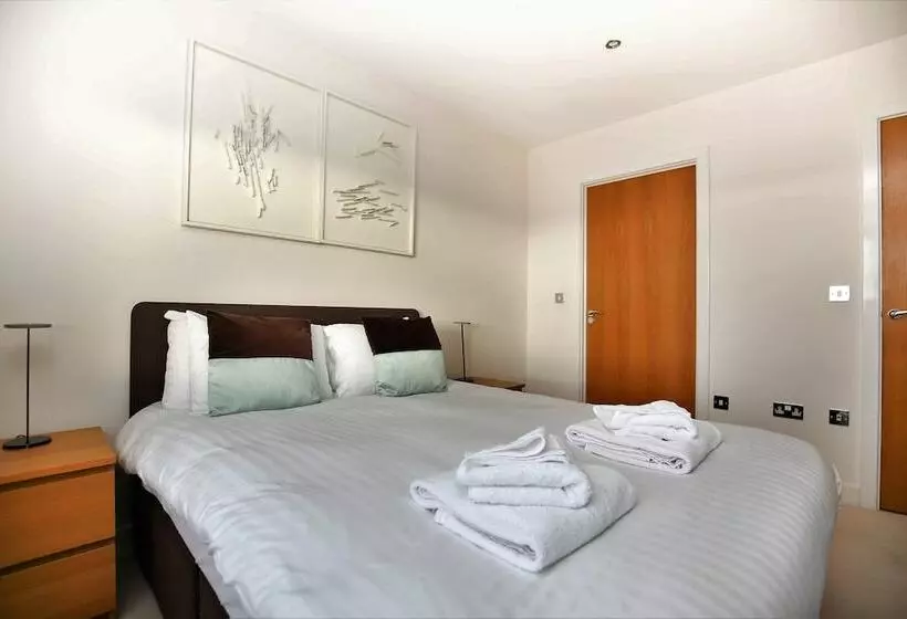 Fenwick Chambers   By Week2week