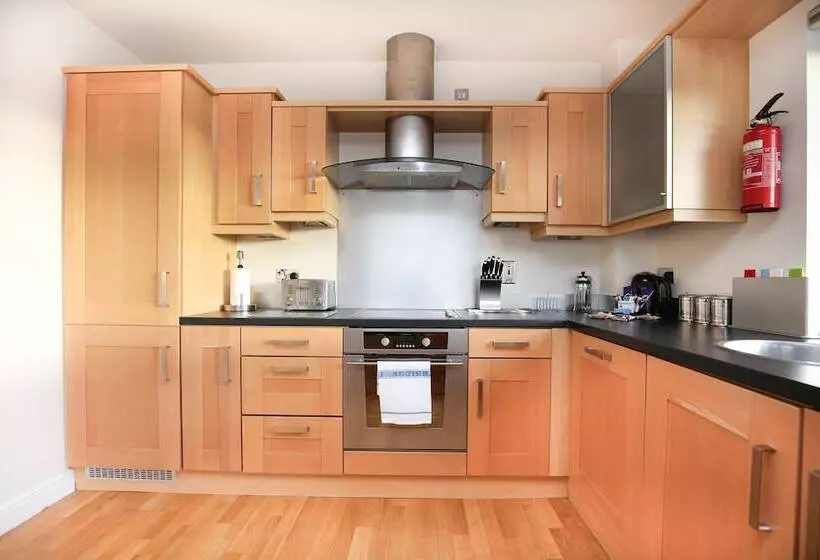 Fenwick Chambers   By Week2week