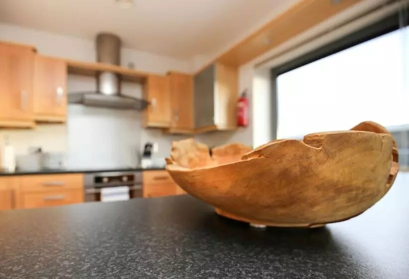 Fenwick Chambers   By Week2week