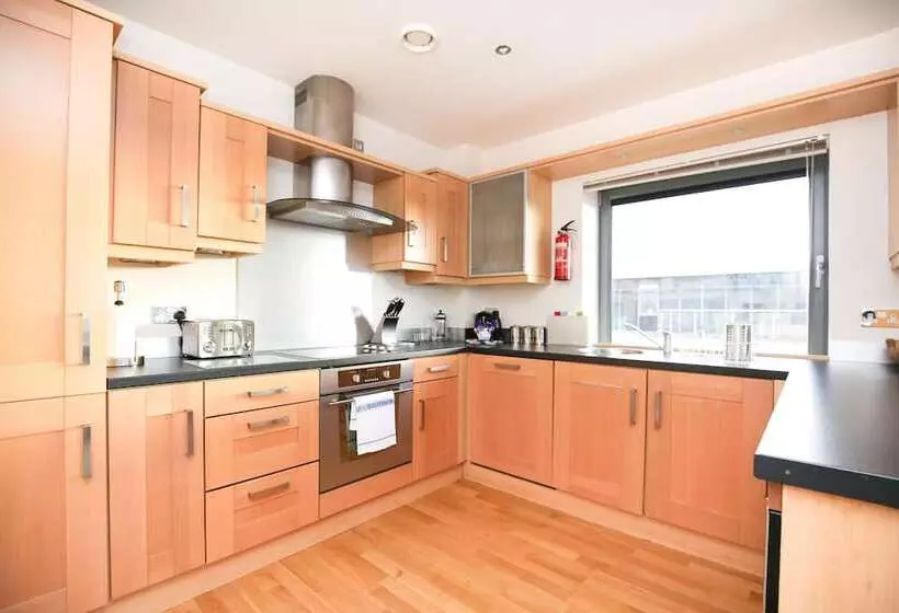 Fenwick Chambers   By Week2week