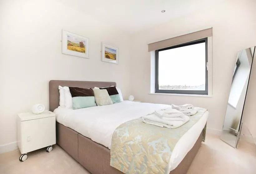 Fenwick Chambers   By Week2week