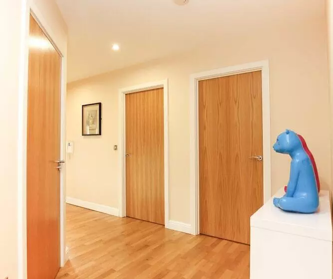 Fenwick Chambers   By Week2week