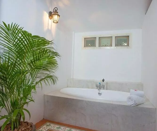 Baan Khun Nang Colonial Residence