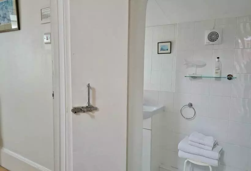 Bed and Breakfast Endeavour House