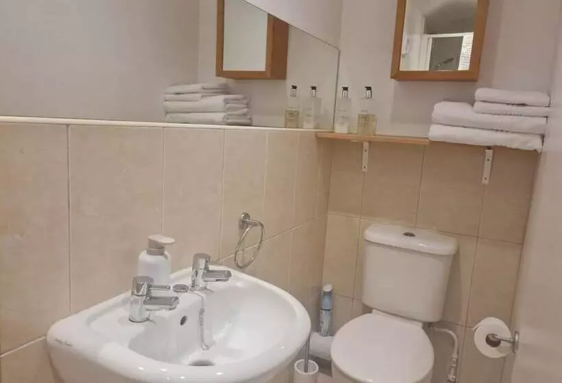 Bed and Breakfast Endeavour House