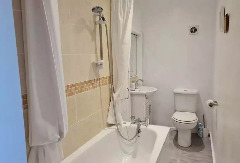 Bed and Breakfast Endeavour House