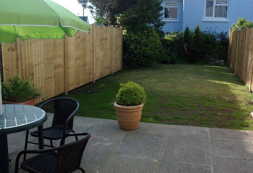 Glentworth Holiday Apartments