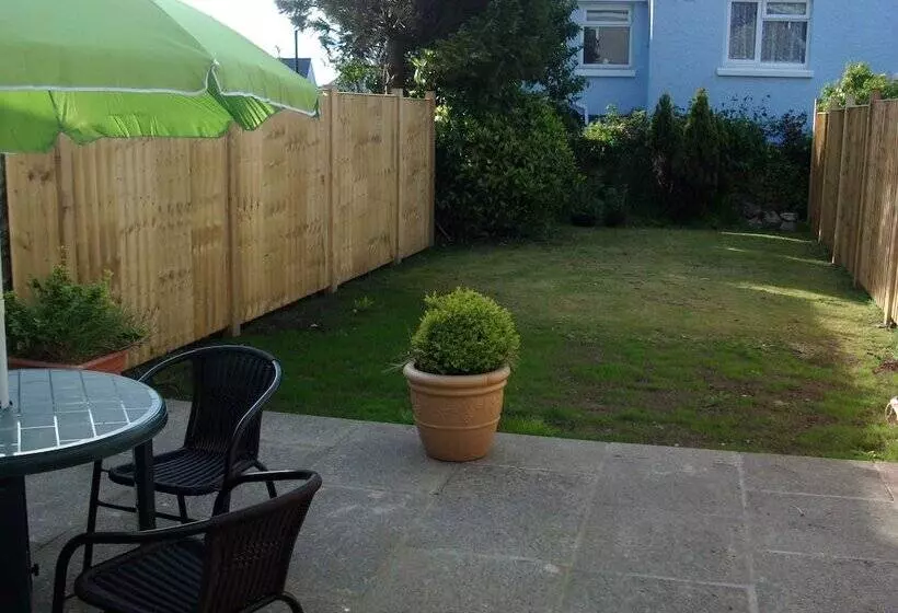 Glentworth Holiday Apartments