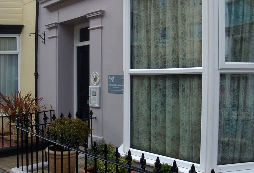 Glentworth Holiday Apartments