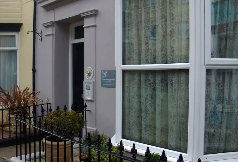 Glentworth Holiday Apartments