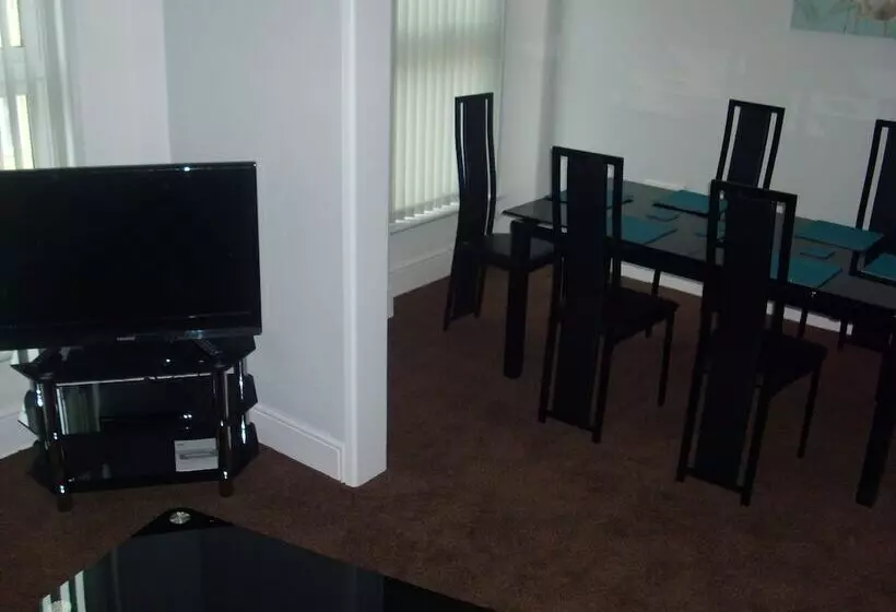 Glentworth Holiday Apartments