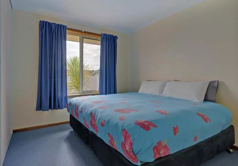 فندق All Inn Strahan