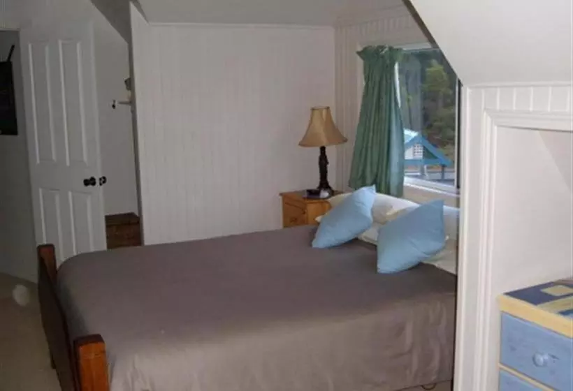 Отель Beachs 'n Greens