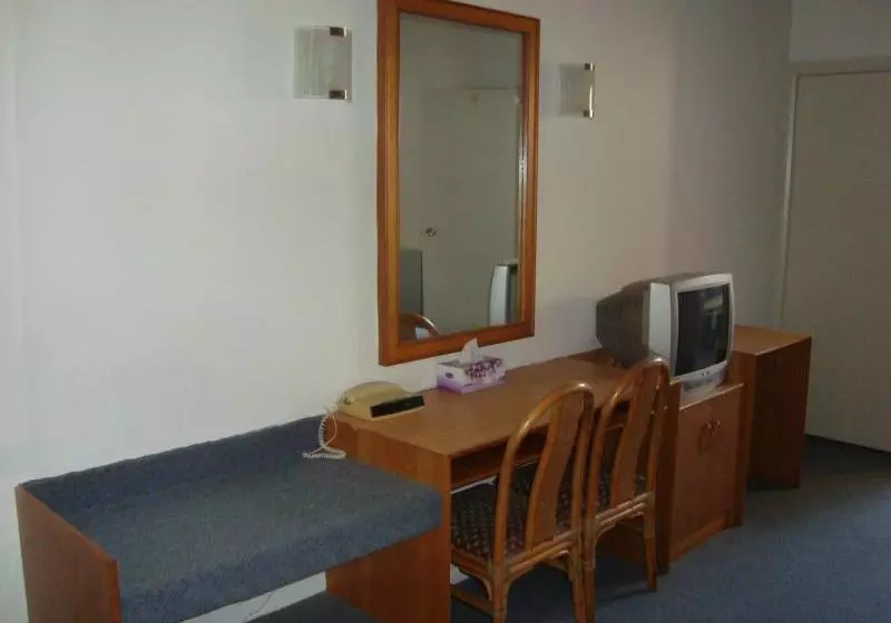 Отель Blakehurst Motor Inn