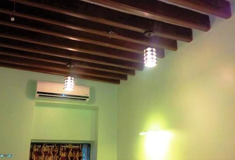 Hotel Blue Bird Colaba