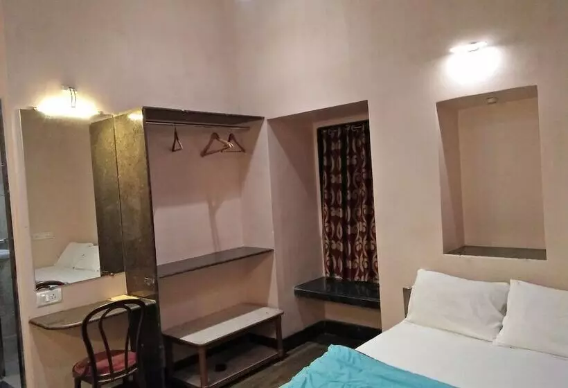 Hotel Blue Bird Colaba