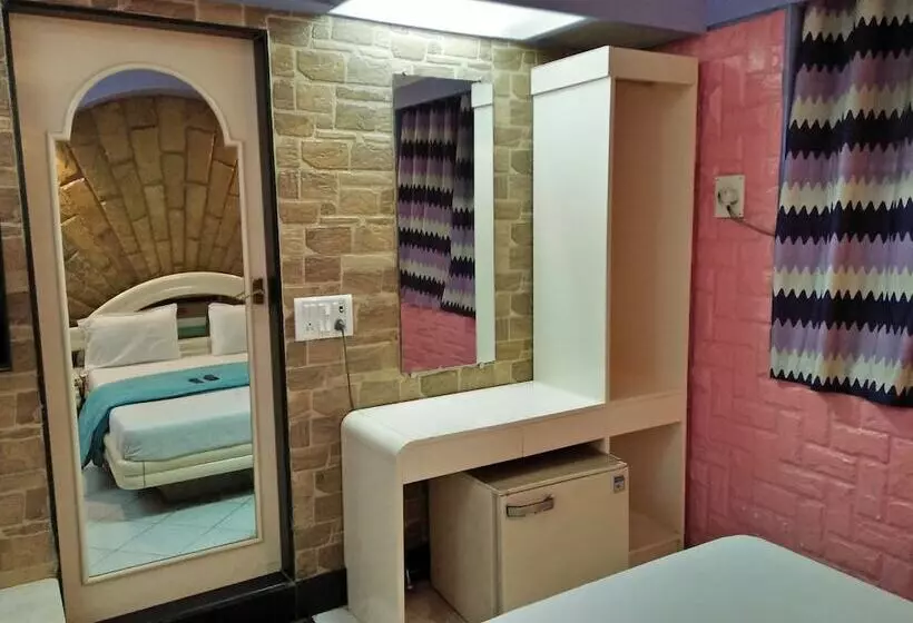 Hotel Blue Bird Colaba