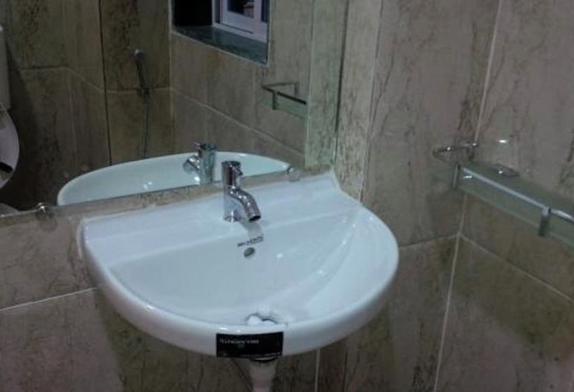 Hotel Blue Bird Colaba