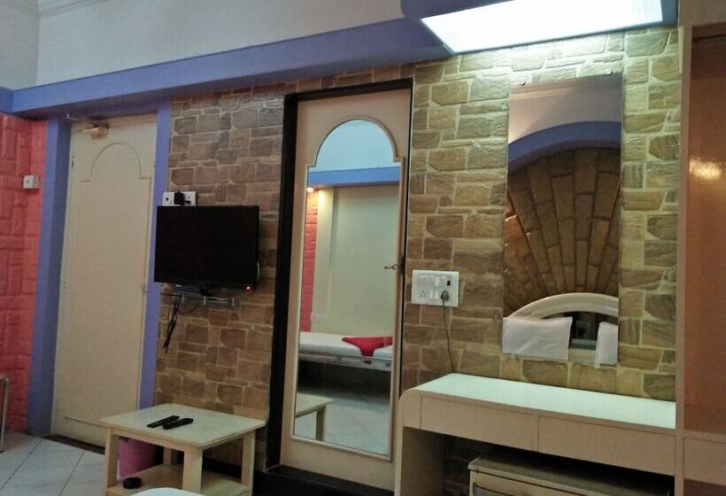 Hotel Blue Bird Colaba
