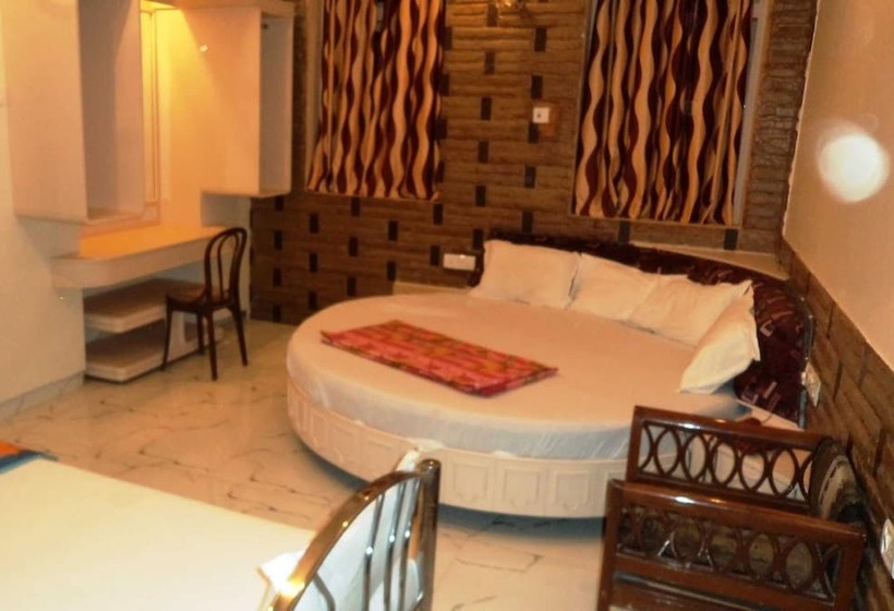 Hotel Blue Bird Colaba