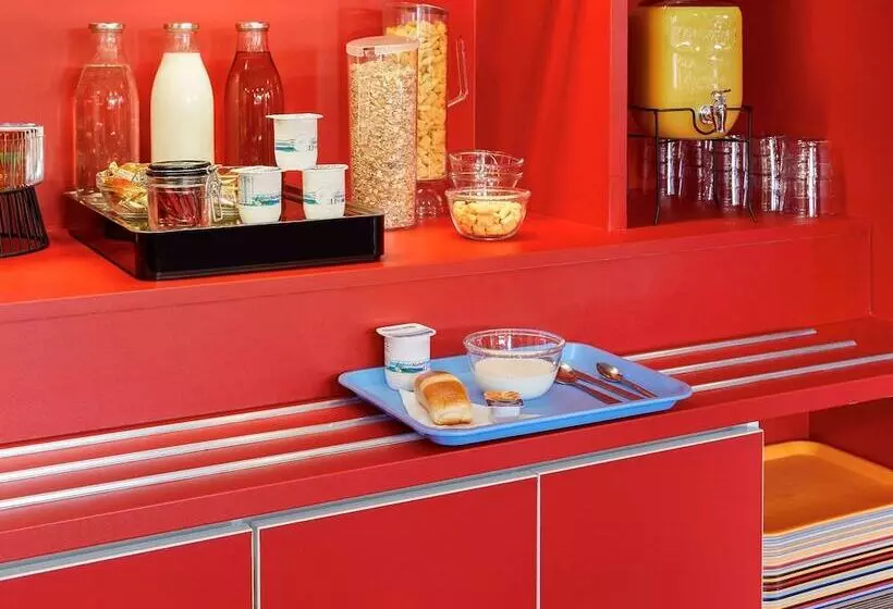 F1 Annemasse Hotel Renove