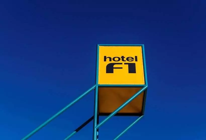 F1 Annemasse Hotel Renove