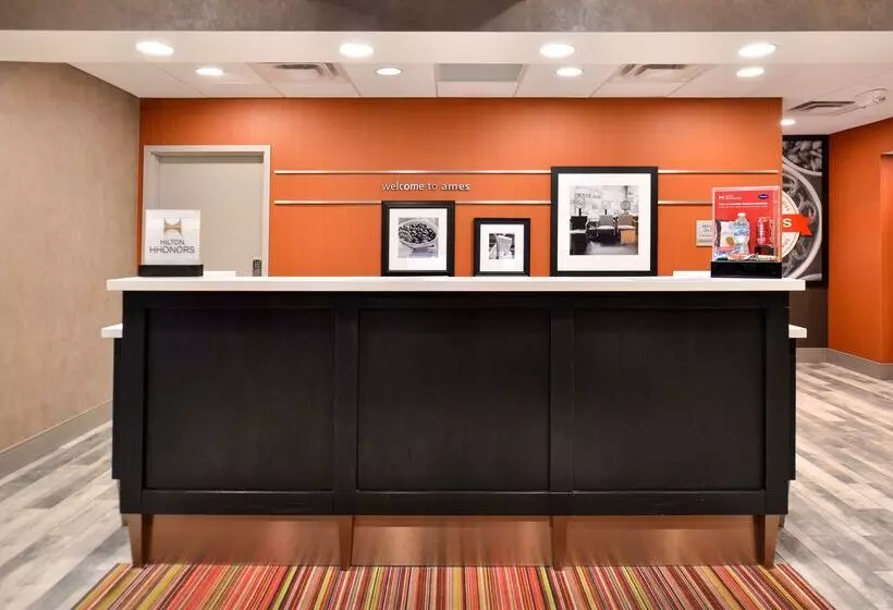 בית מלון כפרי Hampton Inn & Suites Ames