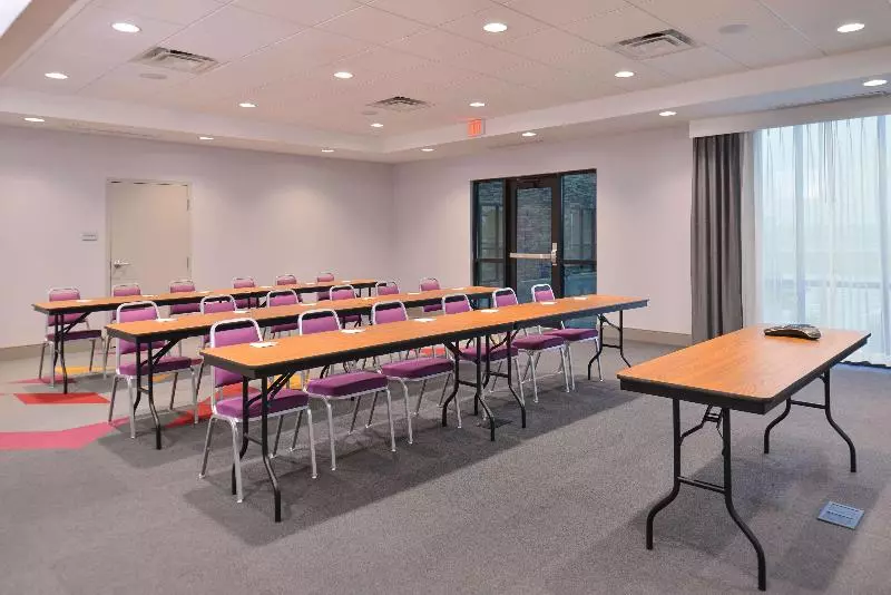 בית מלון כפרי Hampton Inn & Suites Ames