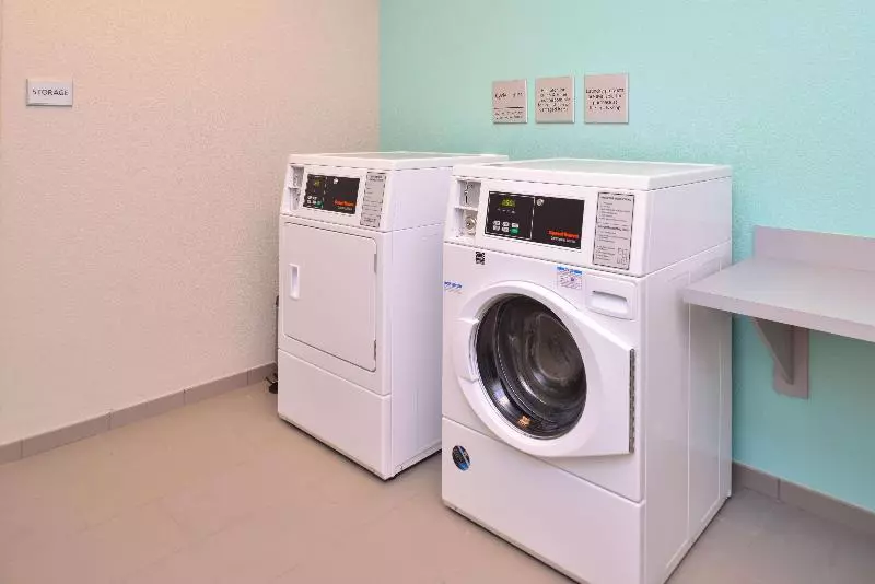 בית מלון כפרי Hampton Inn & Suites Ames