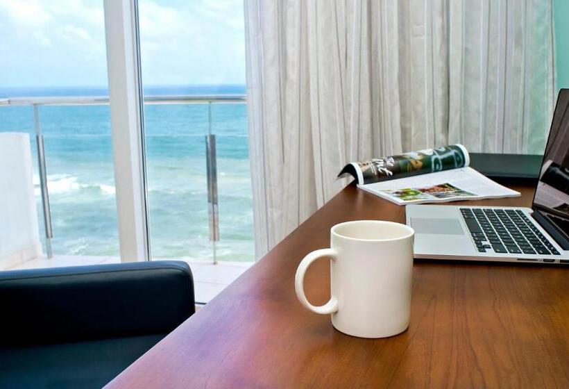 Ocean Edge Suites & Hotel Colombo