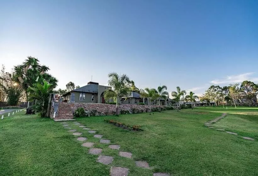 Hotel Pousada Camelot Inn