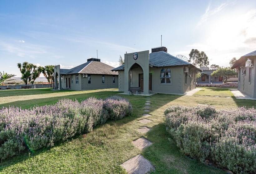 هتل Pousada Camelot Inn